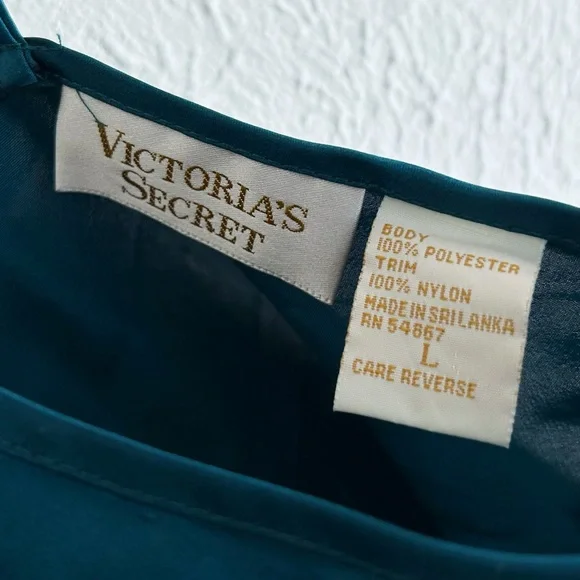 Victoria’s Secret Gold Label Vintage Satin and Lace Chemise Slip Sz Large - Picture 3 of 4